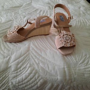 Shoe